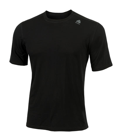 Sort T-shirt til mænd med rund hals og kort ærme.