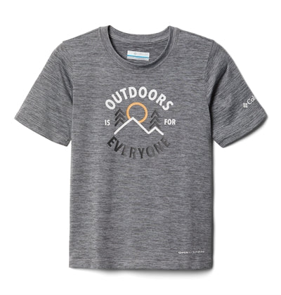 Dreng i Columbia grafisk T-shirt med kort ærme.