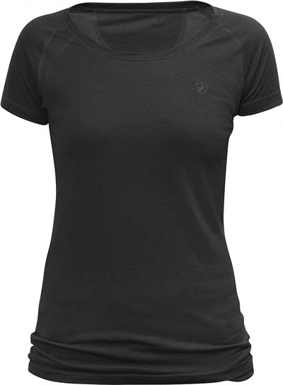 Sort kortærmet dameshirt med rund hals og raglanærmer.