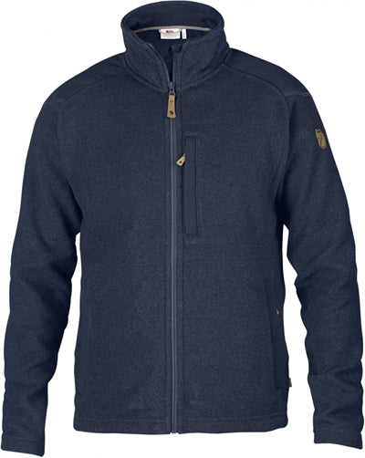 Mørk strikket fleecejakke med lynlås og lommer.