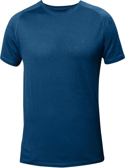 Blå t-shirt med rund hals og korte raglanærmer