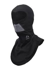 Beige balaclava i merinould med hals og hoveddækning.