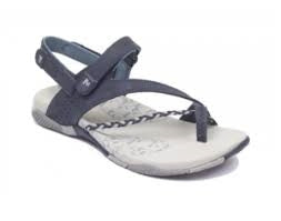 Brun nubuck læder sandal med justerbare stropper.