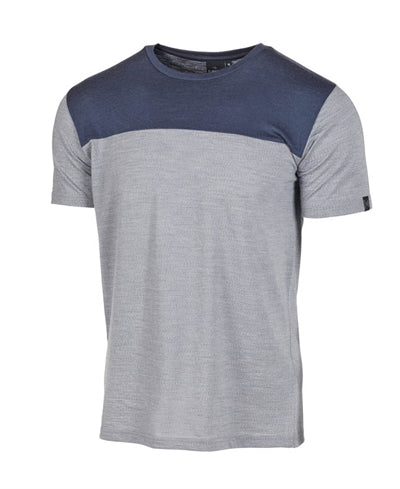 Grøn t-shirt i merinould med rund hals og logo.